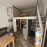 Mezzanine - Close To Beaches Apartman