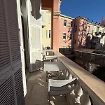 Mezzanine - Close To Beaches Apartman