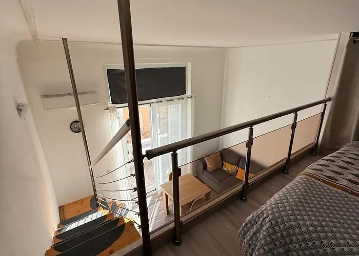 Mezzanine - Close To Beaches דירה *