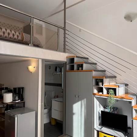 Mezzanine - Close To Beaches Апартаменты *