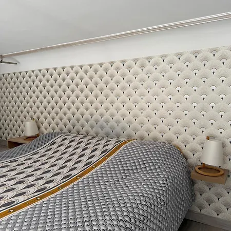 Mezzanine - Close To Beaches Ментона