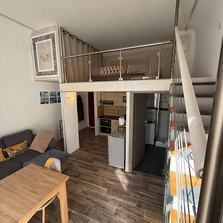 Mezzanine - Close To Beaches Lejlighed